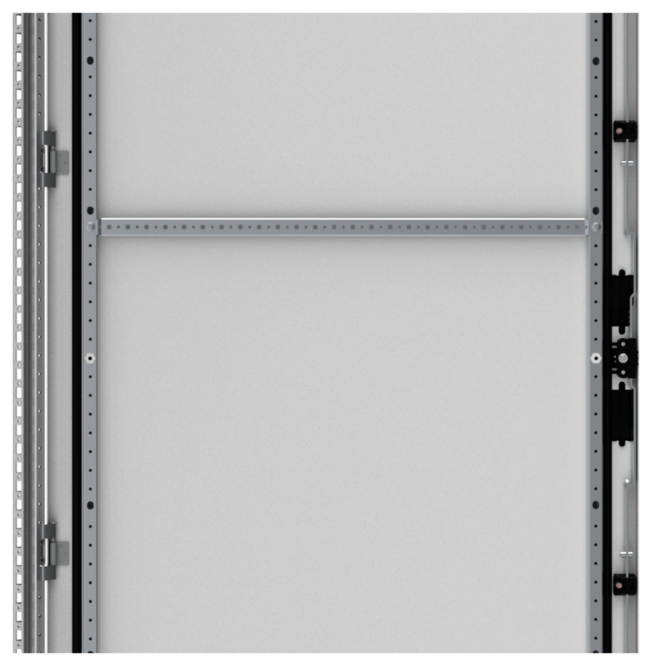 Ein leerer Metallrahmen eines Schranks von innen, ohne Fächer oder Türen, vor einem grauen Hintergrund.