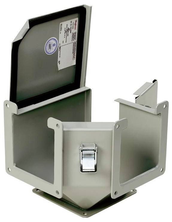 Metallkasten mit geöffneter Klappe, zeigt Innenraum und eine Plakette mit Informationen. Geeignet für die Aufbewahrung oder Schutz.