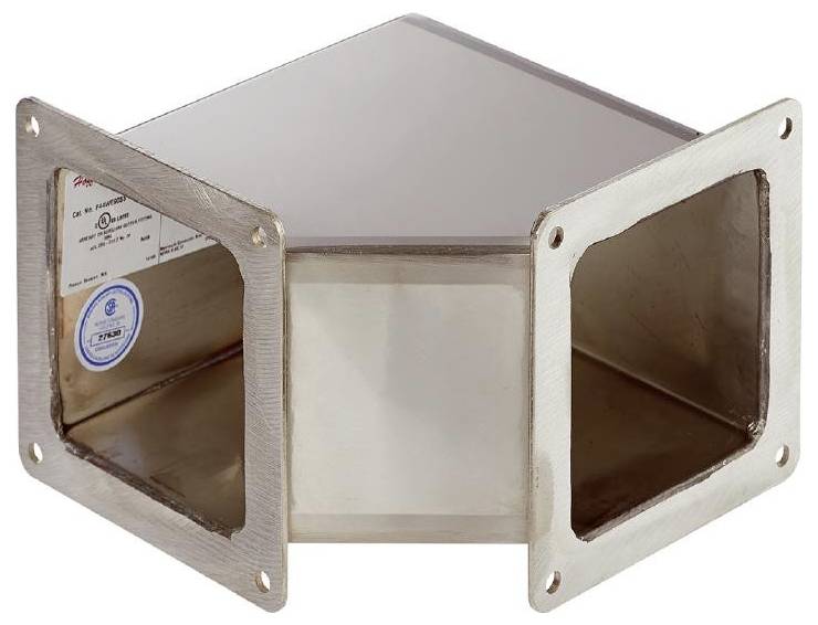 Metallischer Hohlleiter in T-Form, ermöglicht Richtungswechsel von Mikrowellen in technischen Anwendungen.