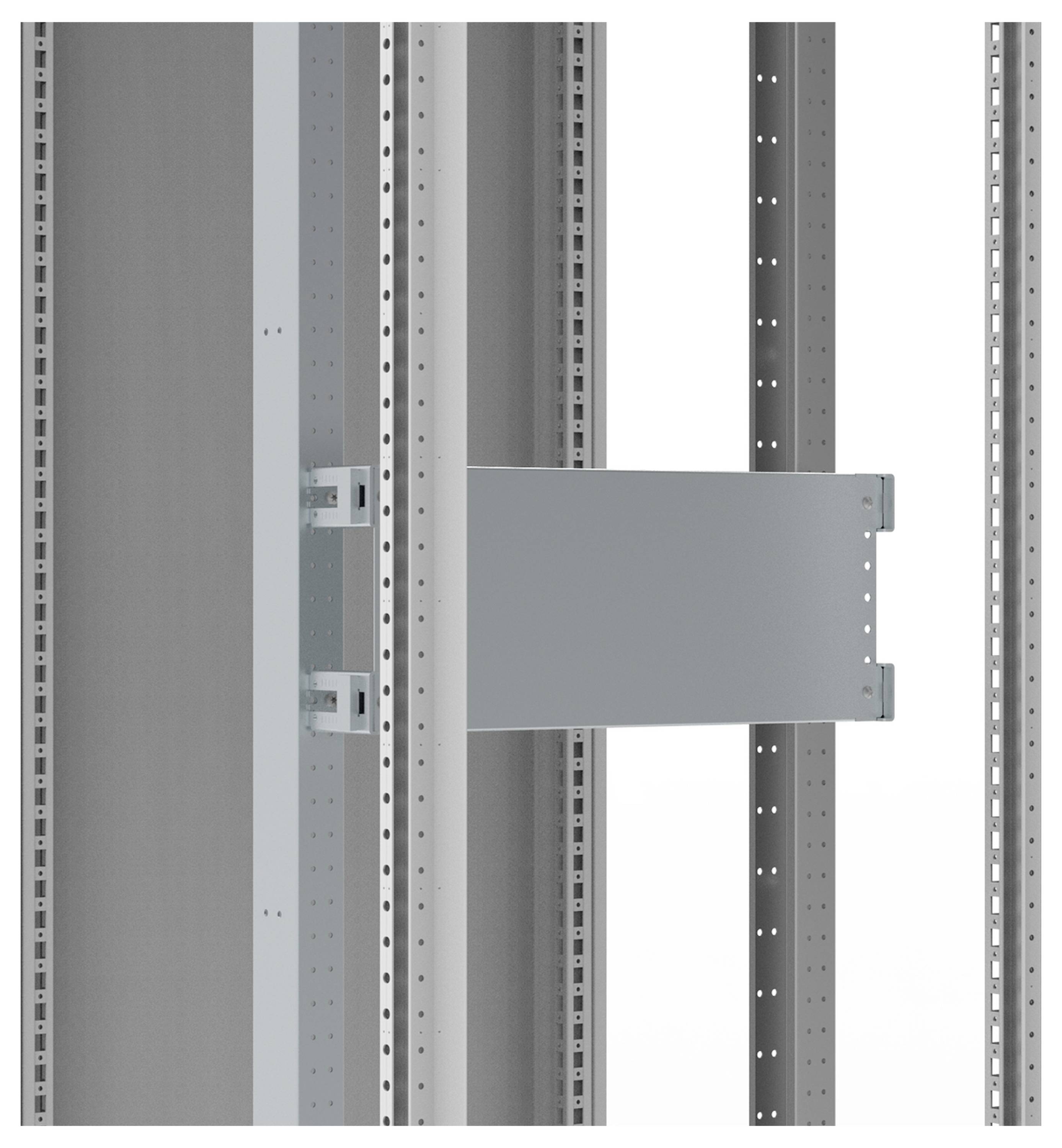 Metallschiene, die horizontal an vertikalen Streben eines Serverschranks befestigt ist. Dient zur Unterstützung von Ausrüstung.