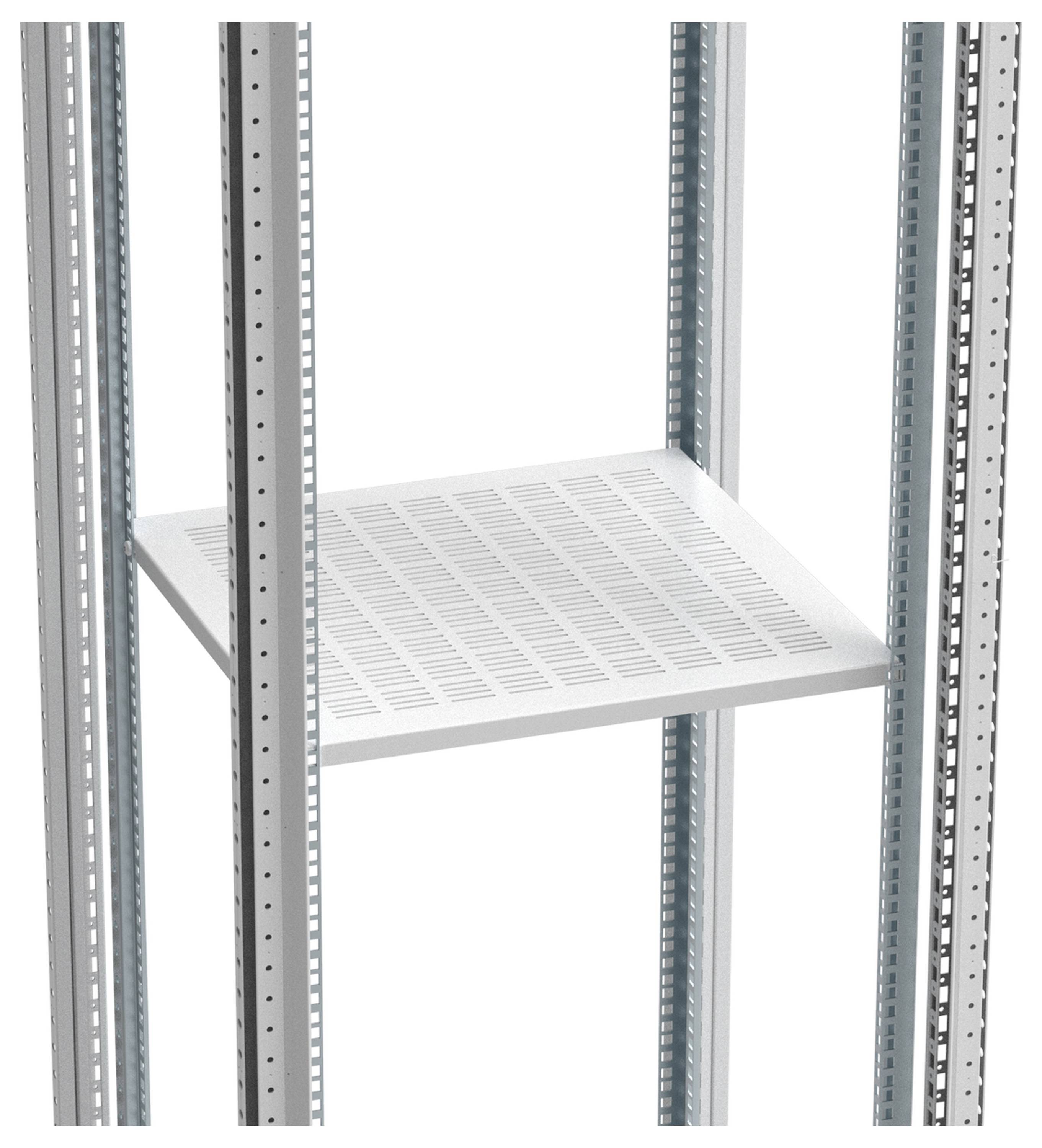 Vier vertikale Metallständer mit einem weißen, perforierten Regal dazwischen, möglicherweise Teil eines Regalsystems oder Racks.