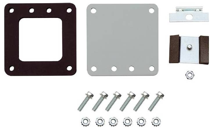 Montagesatz mit Metallplatten, Schrauben und Muttern. Enthält eine quadratische Platte mit Löchern und Halterungen für Befestigungen.