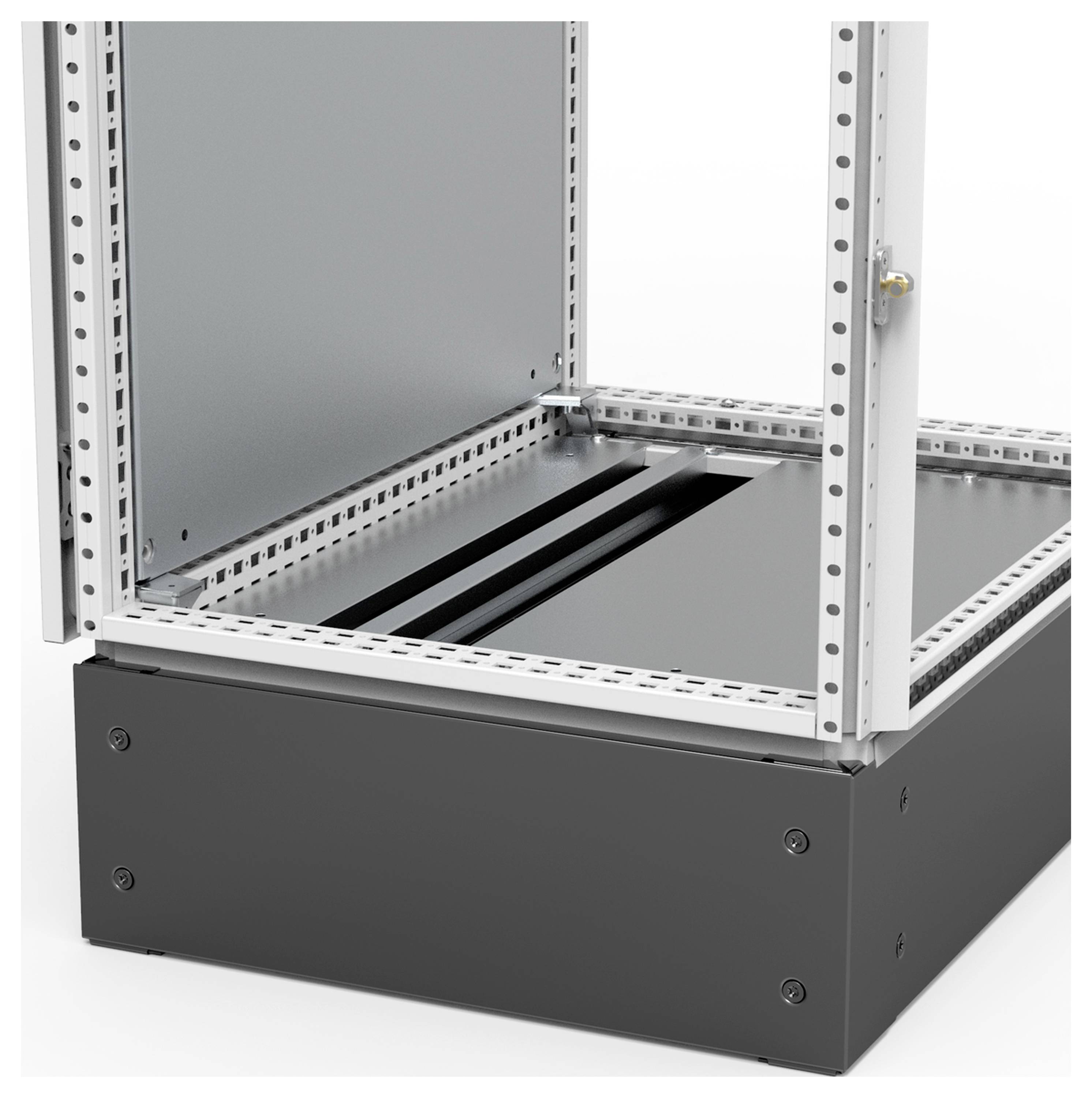 Leerer schwarzer Technikschrank mit offenen Türen, zeigt Metallrahmen und Platz für technische Geräte. Ideal zur Geräteinstallation.