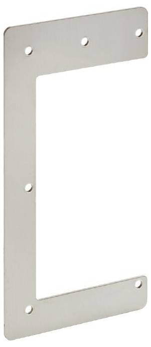 Silberfarbene, rechteckige Metallplatte mit mehreren Bohrlöchern und einem großen, quadratischen Ausschnitt in der Mitte.