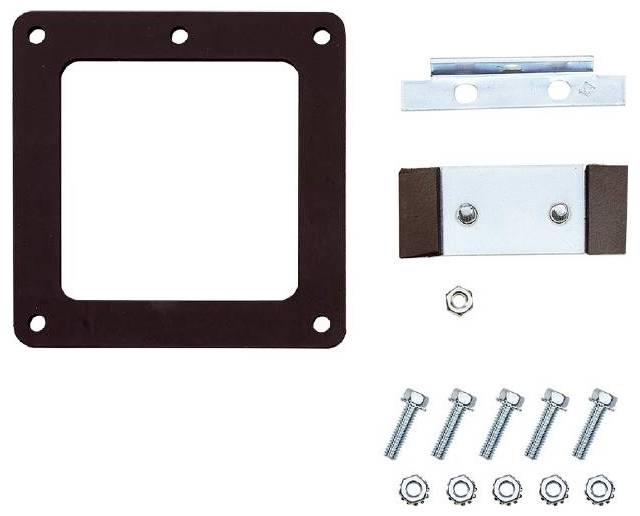 Satz von Befestigungsteilen: quadratischer Rahmen, Metallwinkel mit zwei Öffnungen, Rechteckplatte, Schrauben und Muttern.