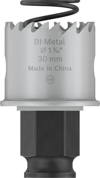Eine Bi-Metall-Lochsäge mit einem Durchmesser von 30 mm, hergestellt in China. Sie hat gezackte Kanten und eine Spiralfeder oben.