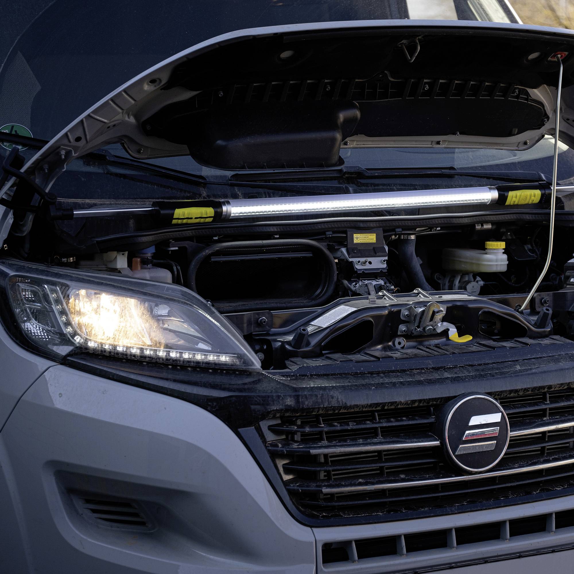 DÖRR 980382 Vario XL-2000 LED Arbeitsleuchte akkubetrieben 1200lm Anzahl mitgelieferte Akkus 4, 10 Std. Laufzeit