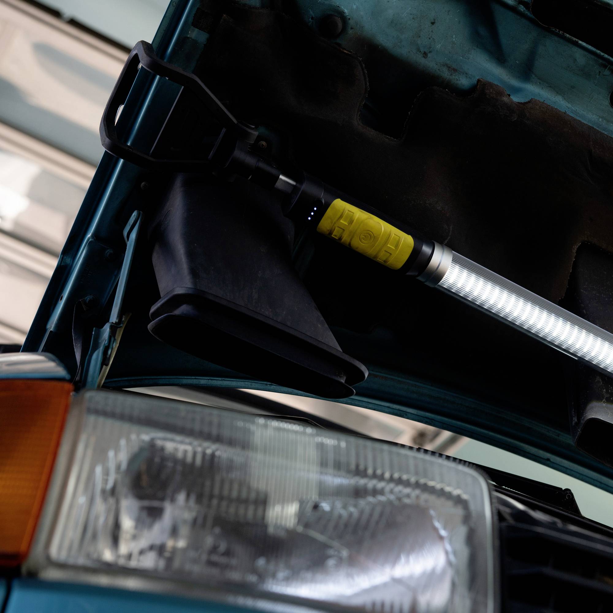 DÖRR 980382 Vario XL-2000 LED Arbeitsleuchte akkubetrieben 1200lm Anzahl mitgelieferte Akkus 4, 10 Std. Laufzeit