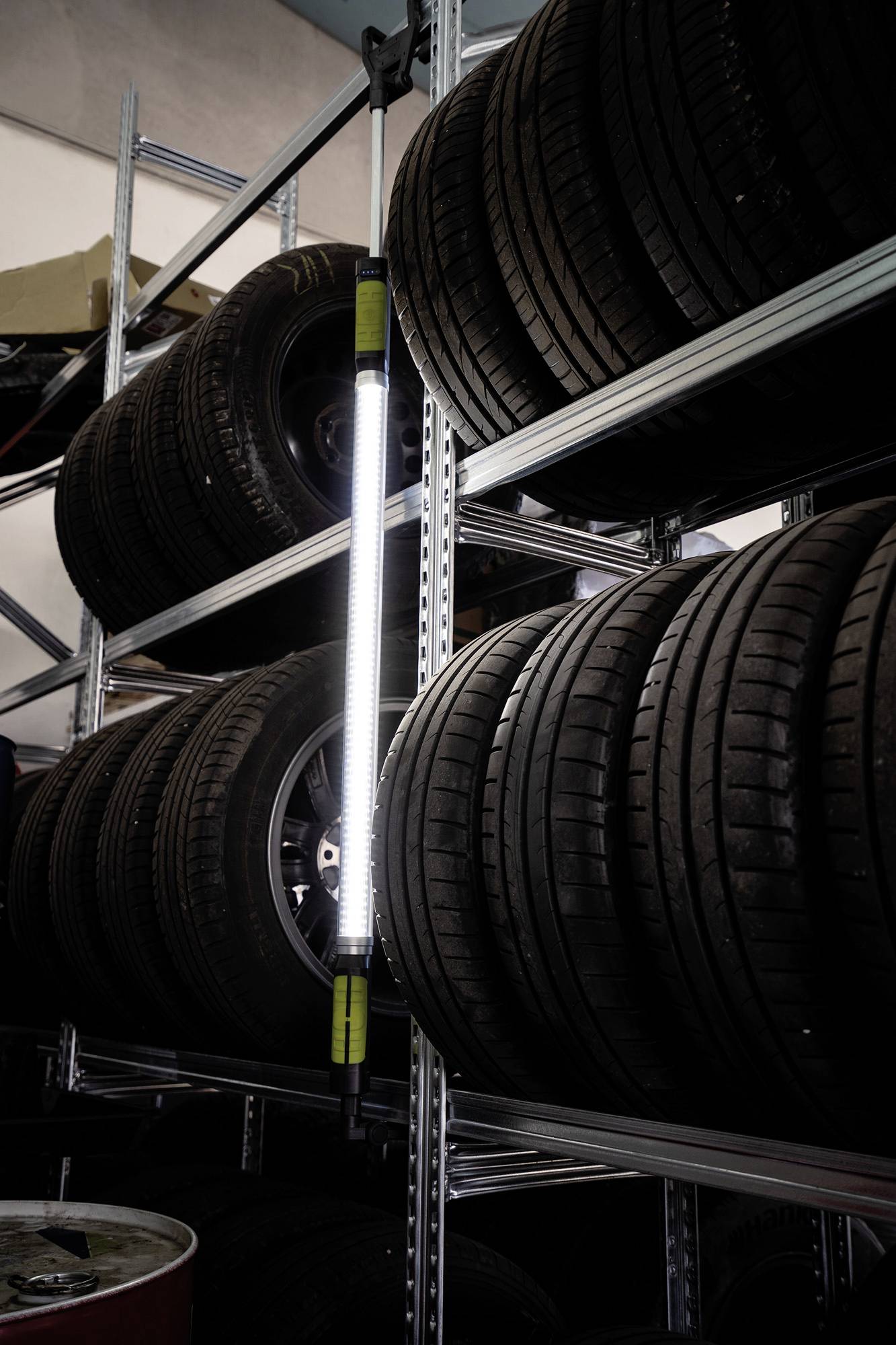 DÖRR 980382 Vario XL-2000 LED Arbeitsleuchte akkubetrieben 1200lm Anzahl mitgelieferte Akkus 4, 10 Std. Laufzeit