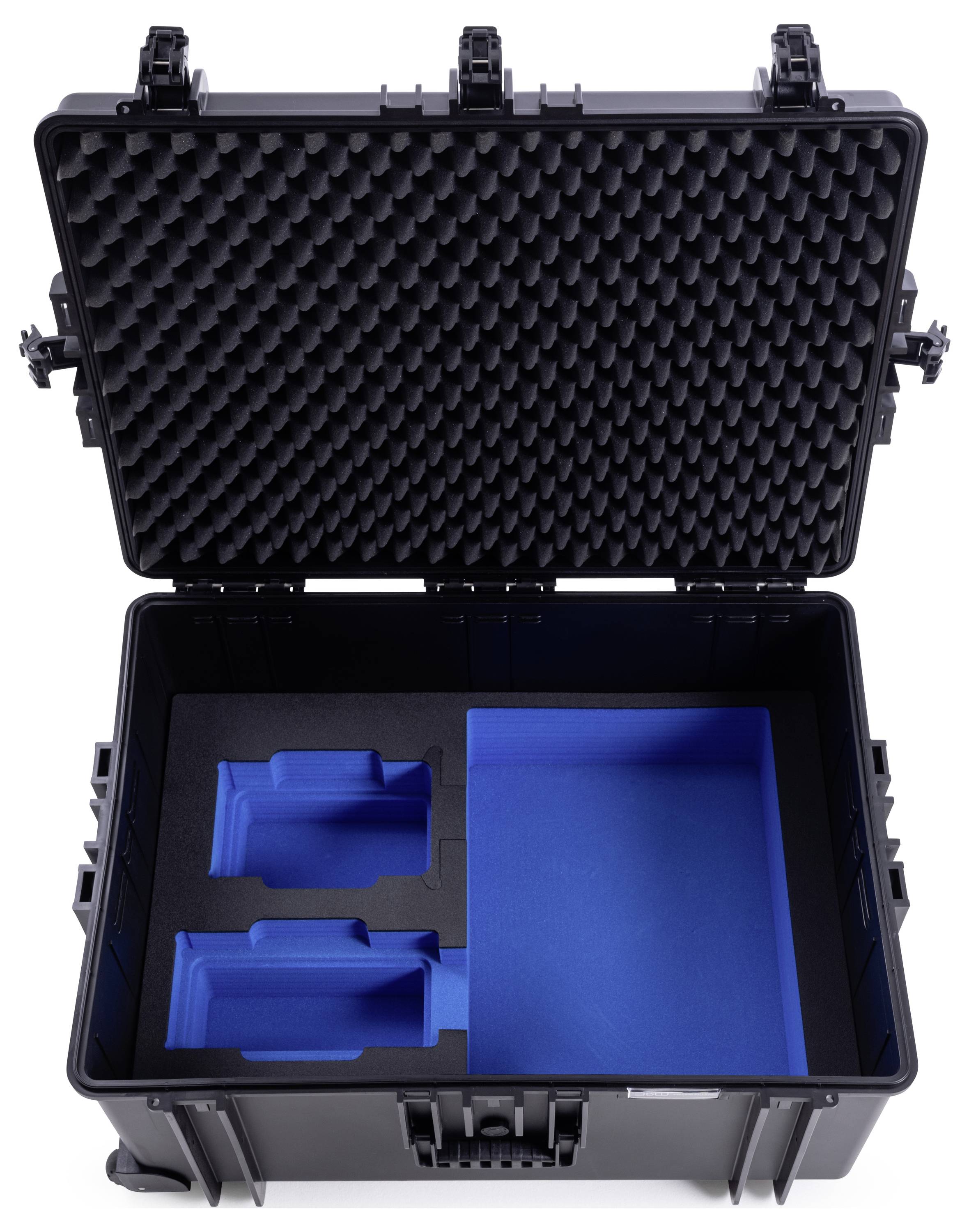 Schwarzer Hartschalenkoffer mit offenem Deckel, zeigt innen blaue und schwarze Schaumstoffpolster mit Aussparungen für Geräte.