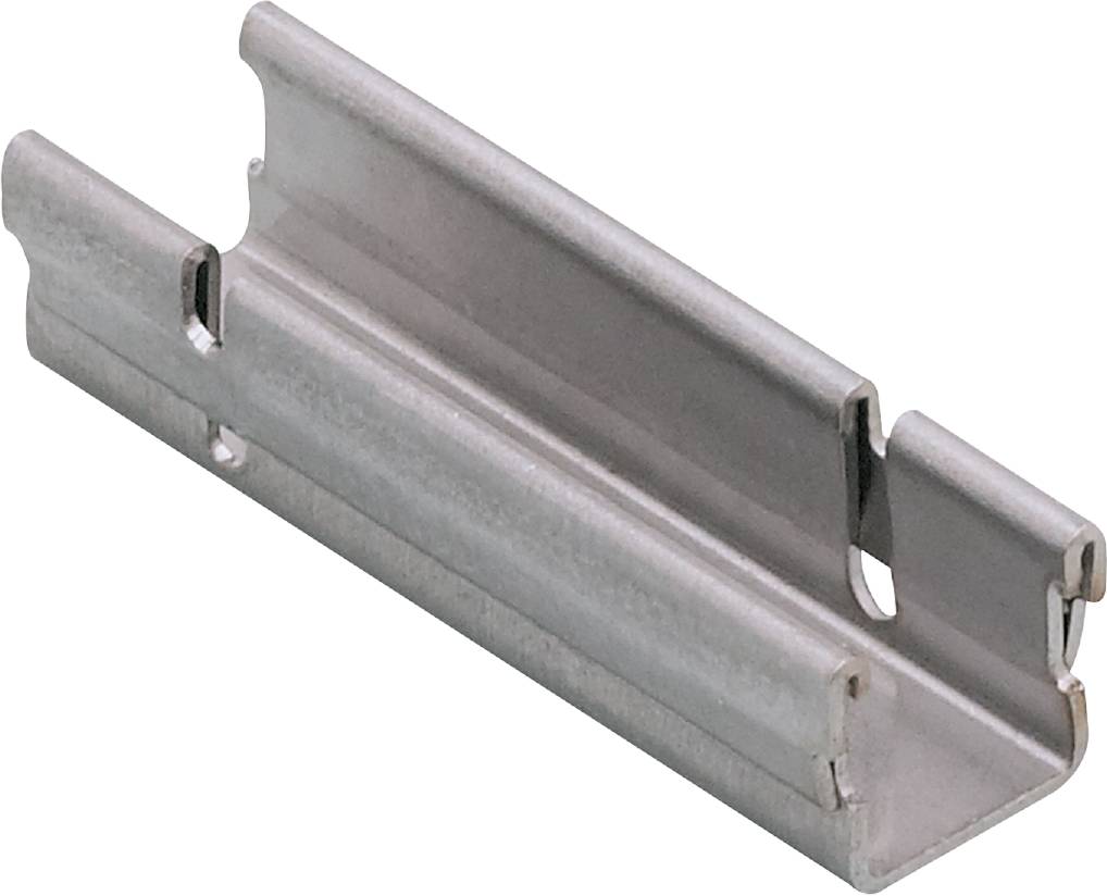 Ein silbernes Metallprofil in L-Form, das für Befestigungen oder zur Unterstützung von Strukturen in der Bauindustrie genutzt wird.