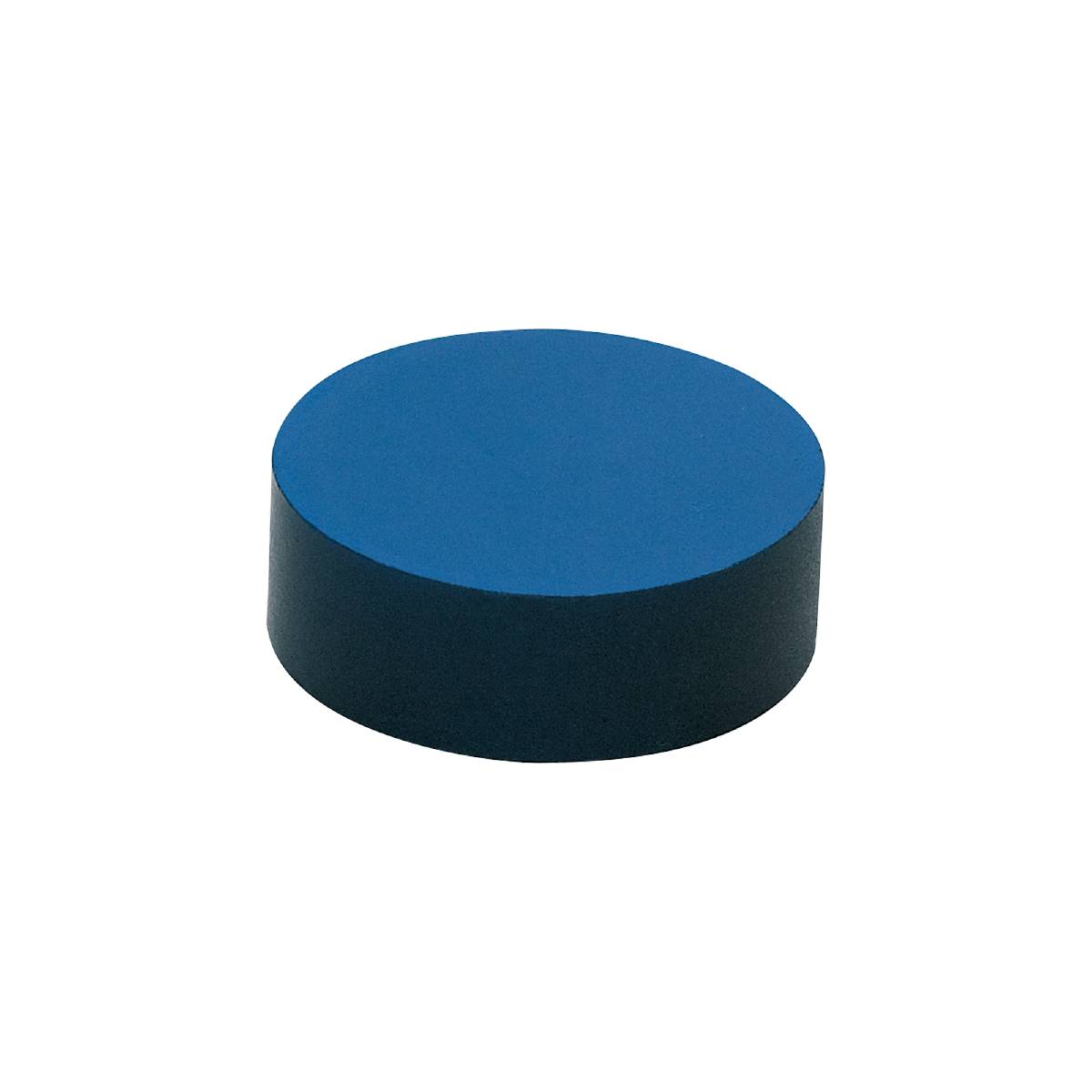 Ein blauer Eishockey-Puck vor einem schwarzen Hintergrund.
