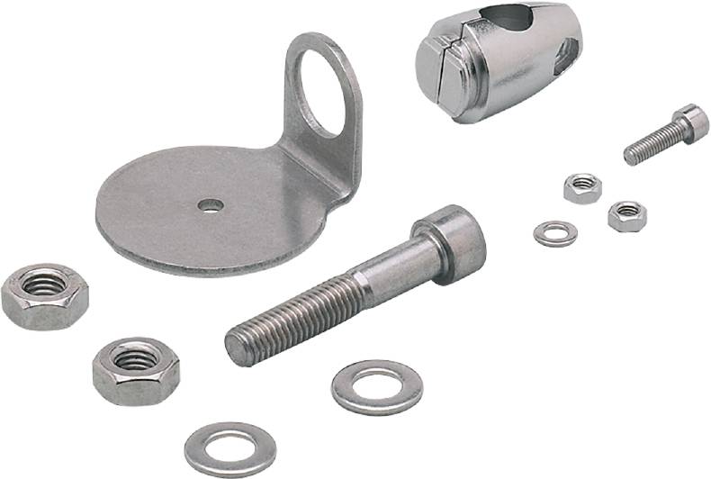 Ein Set aus Metallteilen, bestehend aus Schraube, Muttern und Unterlegscheiben, wird zur Montage von Bauteilen verwendet.