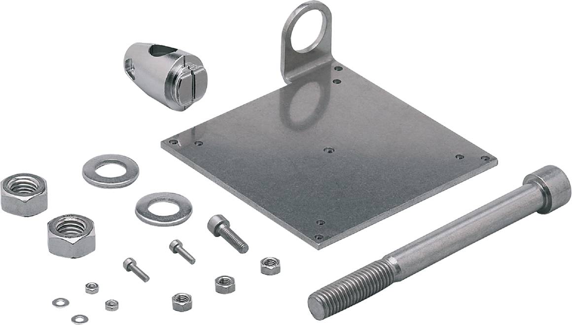 Stahl-Verbindungsset mit verschiedenen Teilen wie Schrauben, Muttern, Unterlegscheiben, einer Metallplatte und einer Öse, auf weißem Hintergrund.