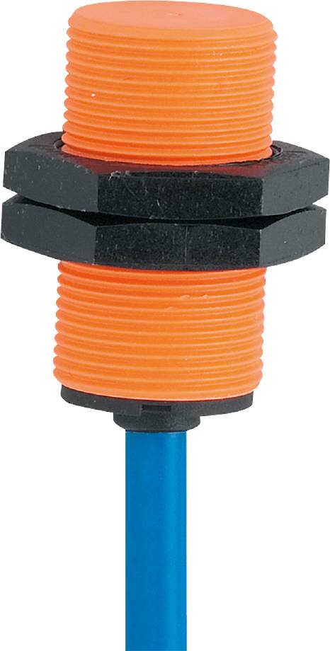 Nahaufnahme eines orangefarbenen elektrischen Sensors mit Gewinde und schwarzem Plastikgehäuse, montiert auf einer blauen Stange.