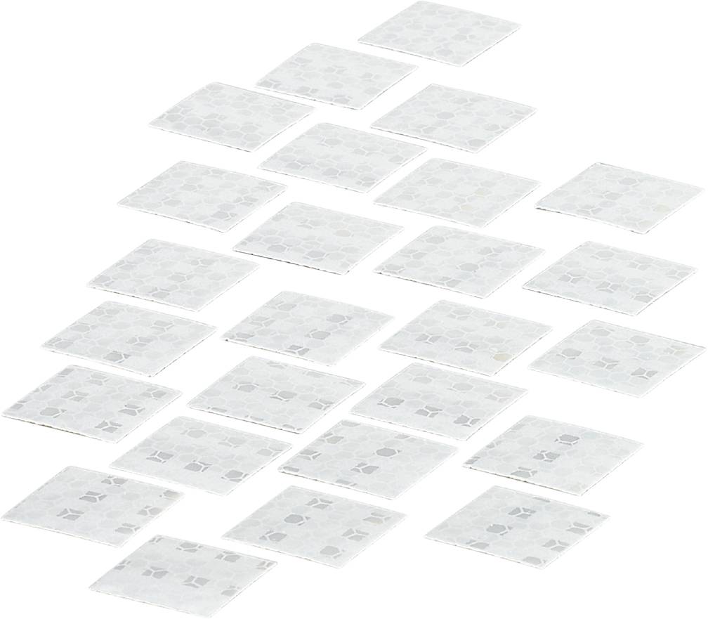 Mehrere quadratische Pflaster mit strukturierten Oberflächen sind in einem Muster angeordnet.