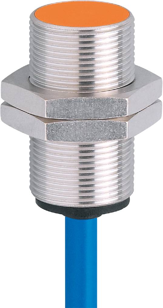 Metallischer zylindrischer Sensor mit Gewinde oben, blauer kabelgebundener Anschluss unten. Induktiver Näherungssensor.