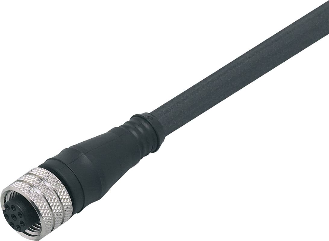 Ein schwarzes Kabel mit einem metallischen Steckverbinder, das auf einer neutralen Oberfläche liegt.