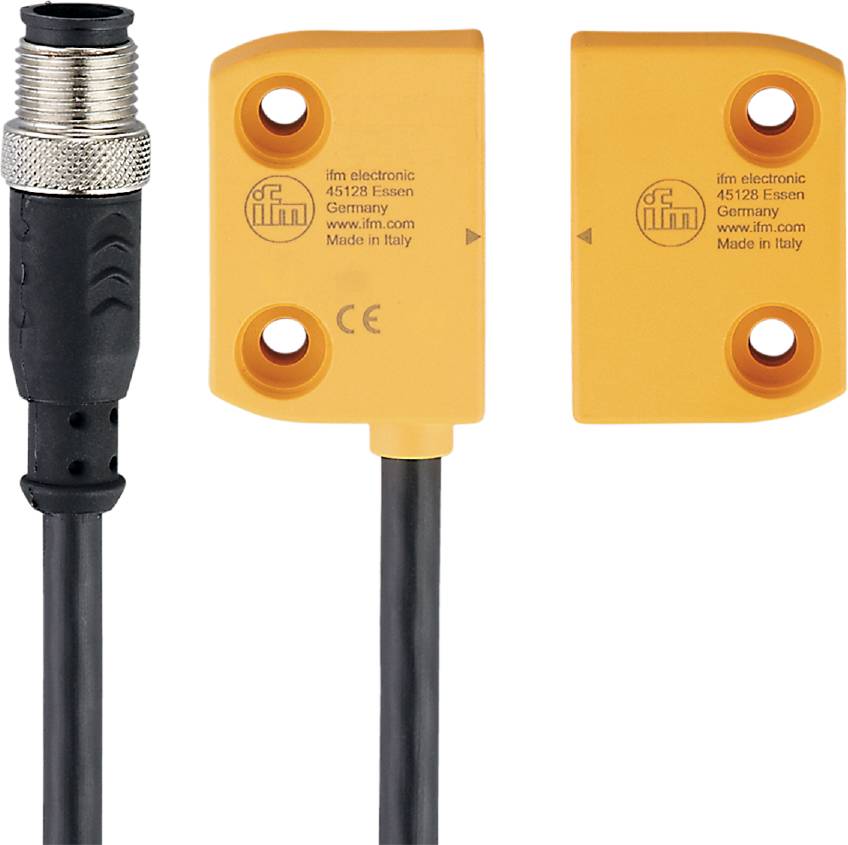 Zwei gelbe Sensoren von 'ifm electronic', verbunden durch ein schwarzes Kabel. Sensoren zeigen Markennamen und Produktinformationen.