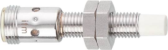 Nahaufnahme einer metallischen Sechskantmutter mit Schraube. Die glänzenden Oberflächen reflektieren das Licht.