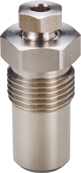 Nahaufnahme eines Metallgewindes mit sechseckigem Kopf, vermutlich Teil eines Rohrs oder einer Schraube, vor weißem Hintergrund.