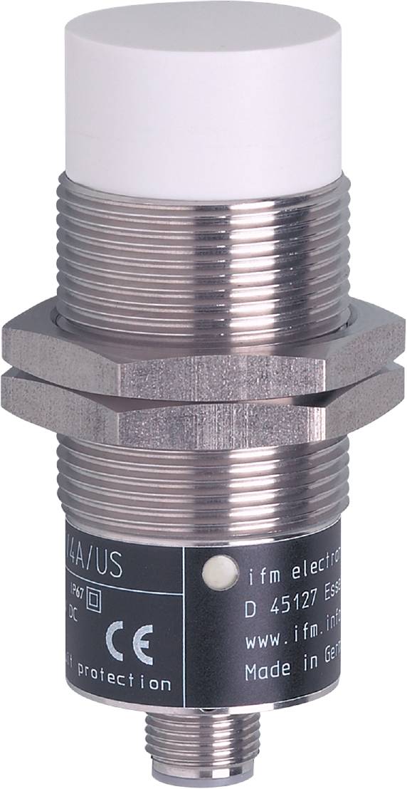 Metallischer zylindrischer Sensor mit Gewinde und elektrischer Anschlussseite. geeignet zur Erkennung von Objekten in mechanischen Systemen.