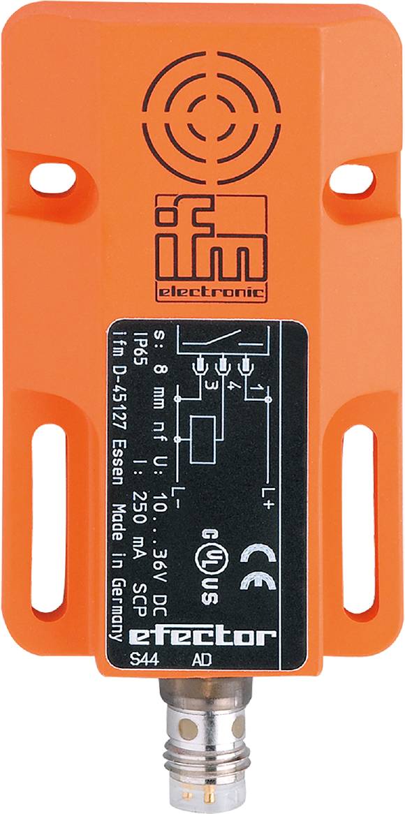 Ein rechteckiger orangefarbener Sensor von ifm electronic mit technischen Spezifikationen und Zertifizierungen auf einem Etikett.