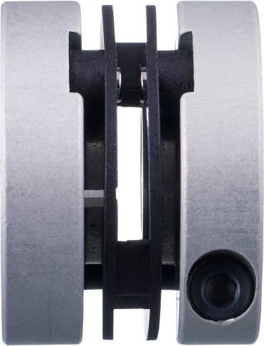 Nahaufnahme einer Metallmaschine mit Rädern und Schraube. Zeigt technische Details und Konstruktionselemente.
