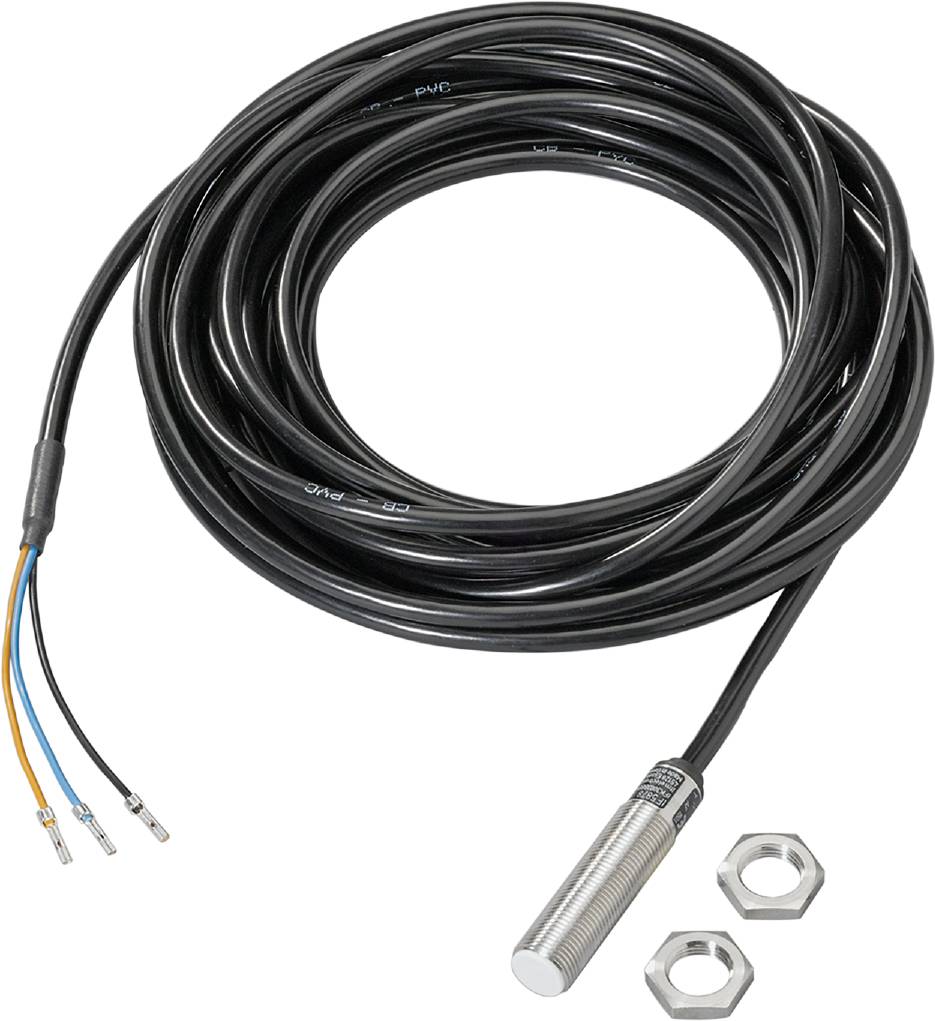 Ein zylindrischer Sensor mit einem langen schwarzen Kabel und drei offenen Drähten am Ende. Enthält auch zwei Muttern zur Befestigung.