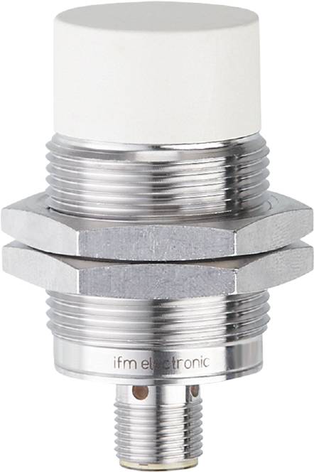 Ein zylindrischer Sensor der Firma 'ifm electronic', silberfarben, mit Gewinde für Befestigung. Geeignet für industrielle Anwendungen.