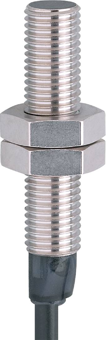 Nahaufnahme einer Metallmutter auf einer Schraube. Die Schraube hat ein gleichmäßiges Gewinde, und die Mutter ist sechseckig.