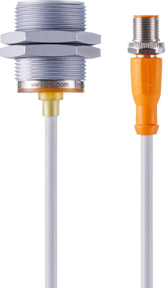 Ein zylindrischer metallischer Sensor mit einem grauen Anschlusskabel und orangefarbenem Stecker, auf einem weißen Hintergrund.