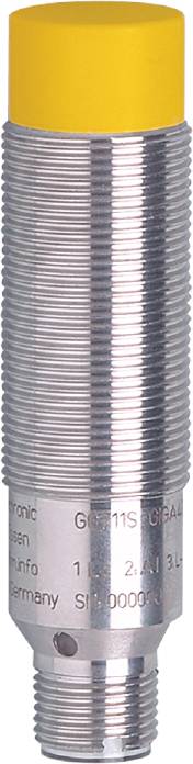 Nahaufnahme eines silberfarbenen Metallgewindes, das gleichmäßig gedrehte Rillen zeigt.