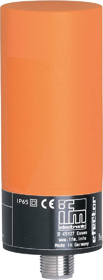 Eine orange Aluminiumdose auf hellem Hintergrund.