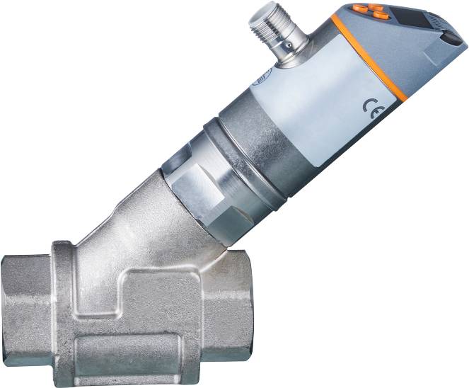 Metallisches industrielles Ventil mit einem angeschrägten Kopf, das zur Steuerung von Flüssigkeiten oder Gasen in Rohrleitungen verwendet wird.