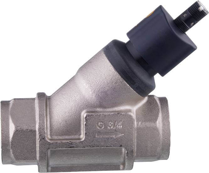 Eine silberne, metallische Rohrverbindung mit Ventil, seitlich angebracht, geeignet für industrielle Anwendungen, Nahaufnahme.