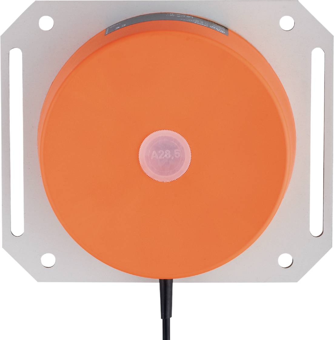 Ein orangefarbenes, rundes Gerät mit Kabelanschluss in der Mitte einer quadratischen Metallplatte. Montierbar, möglicherweise ein Sensor oder Signalgeber.