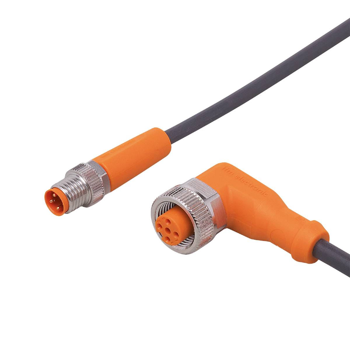 Ein orange-schwarzes Steckerkabel mit L-förmigem Stecker, lagert auf schwarzem Hintergrund.