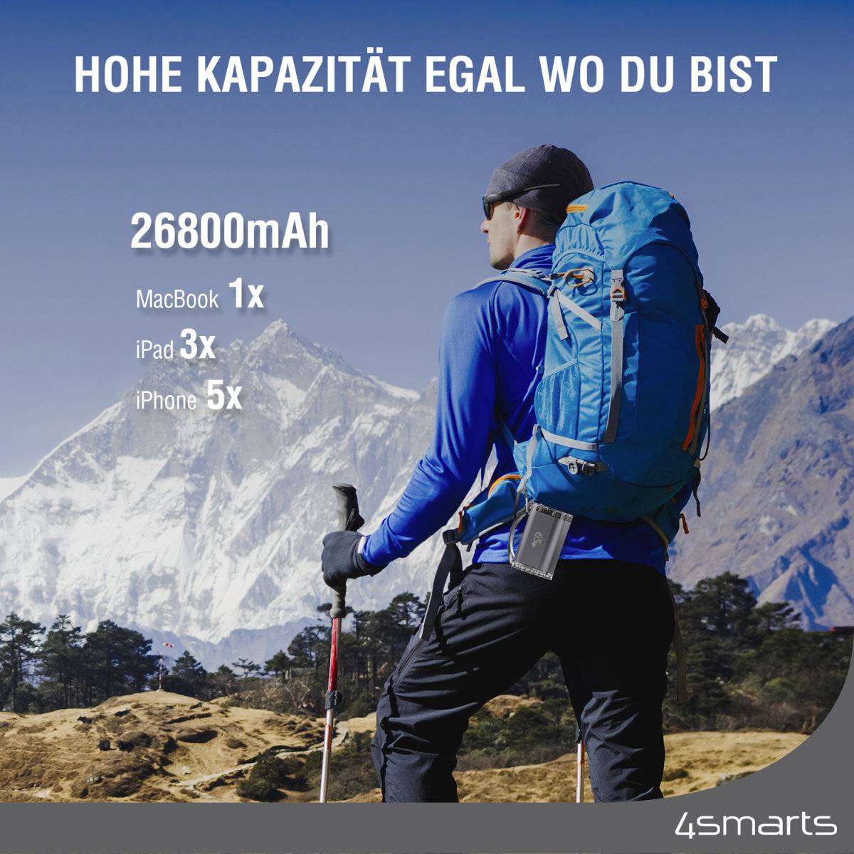 Person mit blauem Rucksack in Berglandschaft. Aufschrift: 'Hohe Kapazität egal wo du bist 26800mAh' für verschiedene Geräte.
