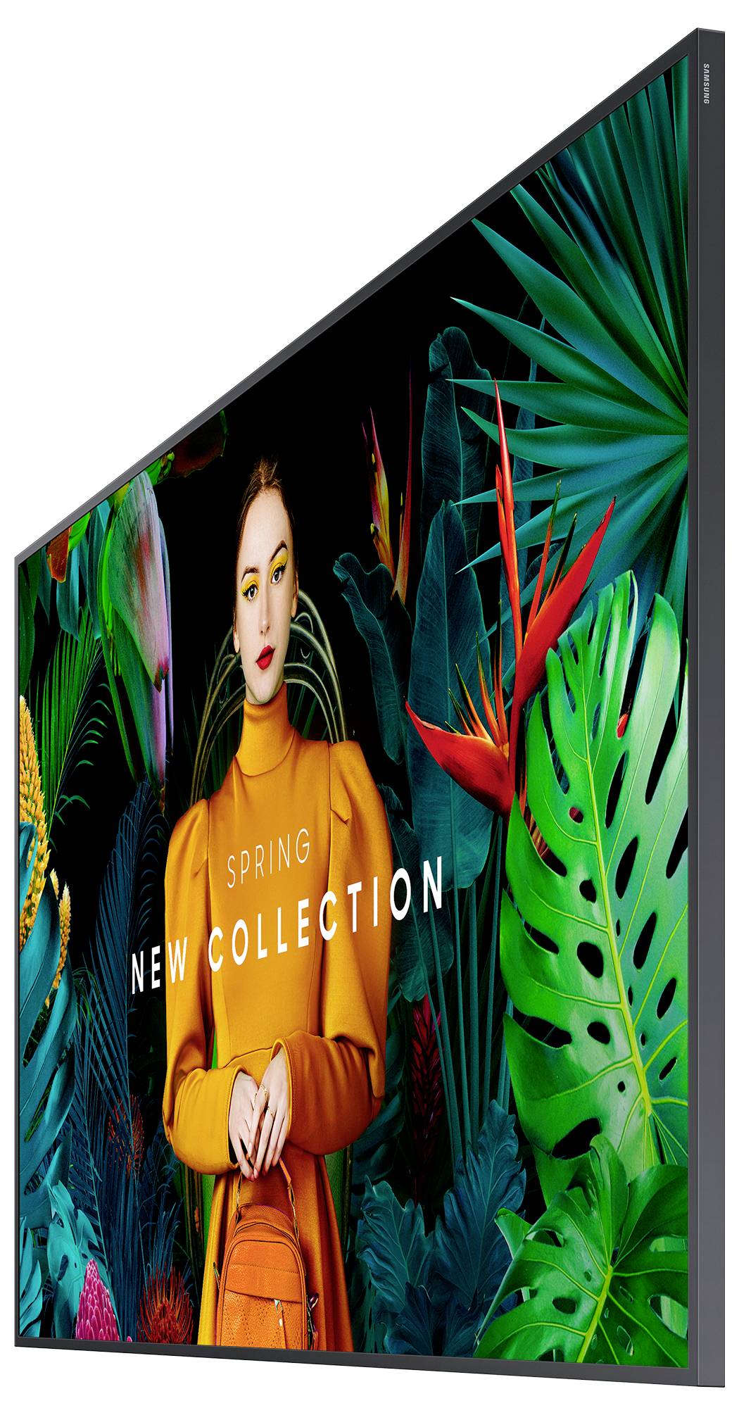 Eine Frau in einem leuchtend orangefarbenen Mantel steht vor tropischen Pflanzen. Text 'Spring New Collection'.