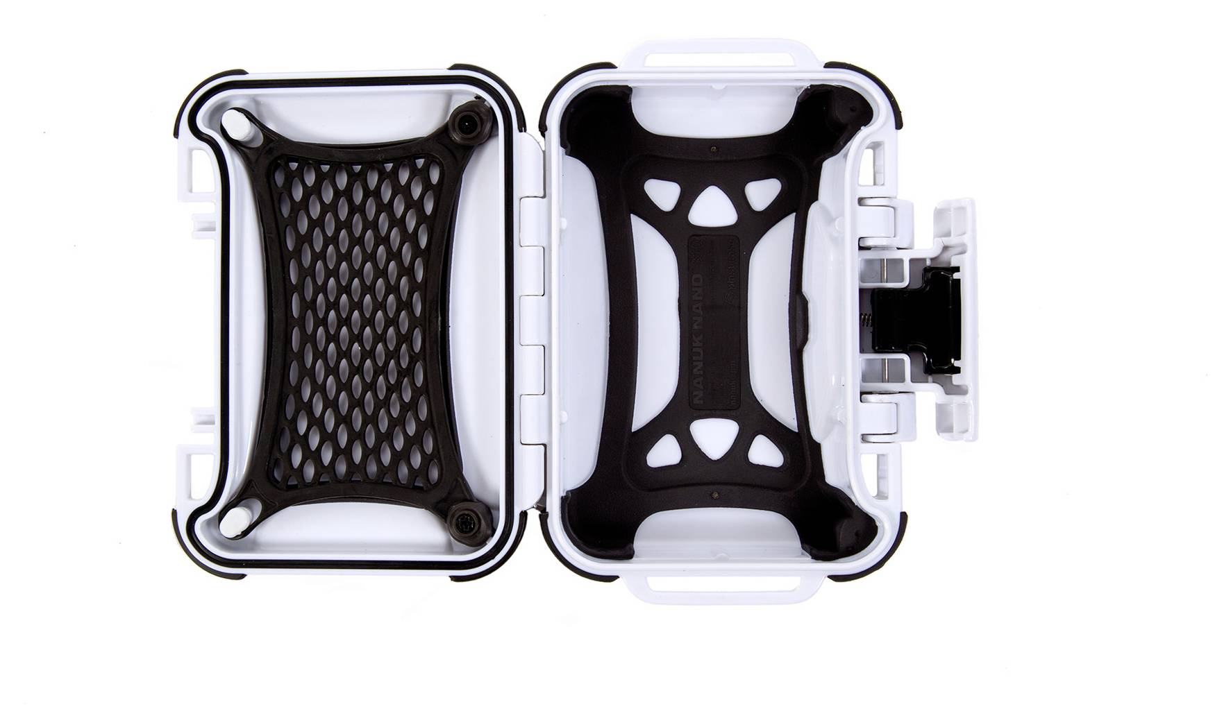 Offene, rechteckige Schutzhülle mit robustem Kunststoffrahmen und gitterartigem Muster, geeignet für den sicheren Transport kleiner Gegenstände.