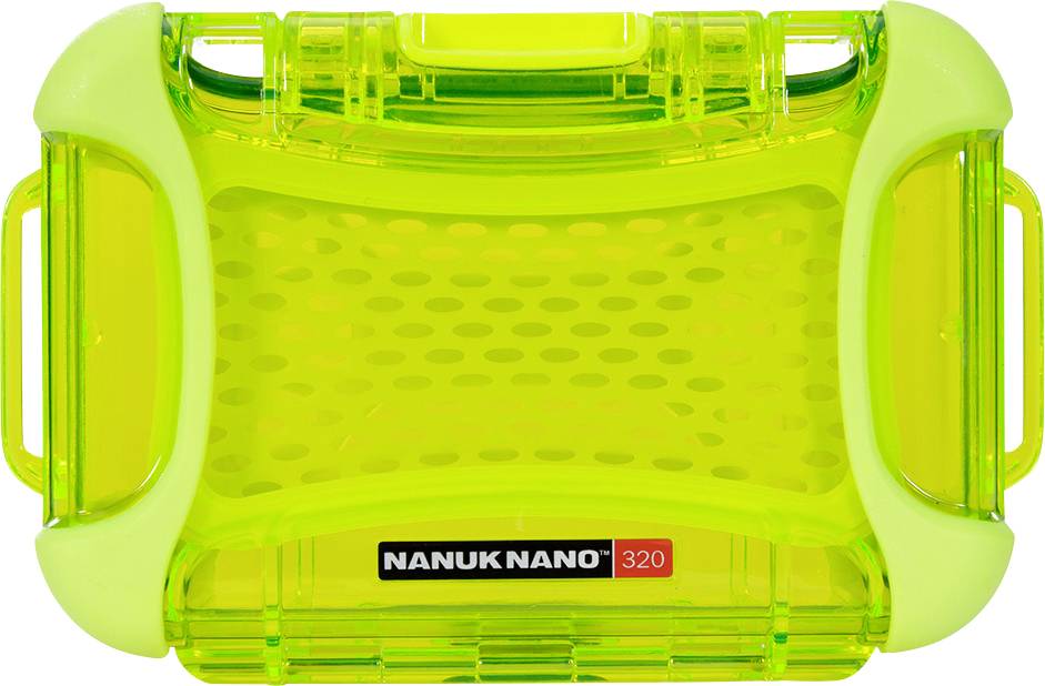'Nanuk Nano 320' leuchtend gelbes Schutzgehäuse mit durchsichtigem Deckel und Griffen an den Seiten. Robust und tragbar.