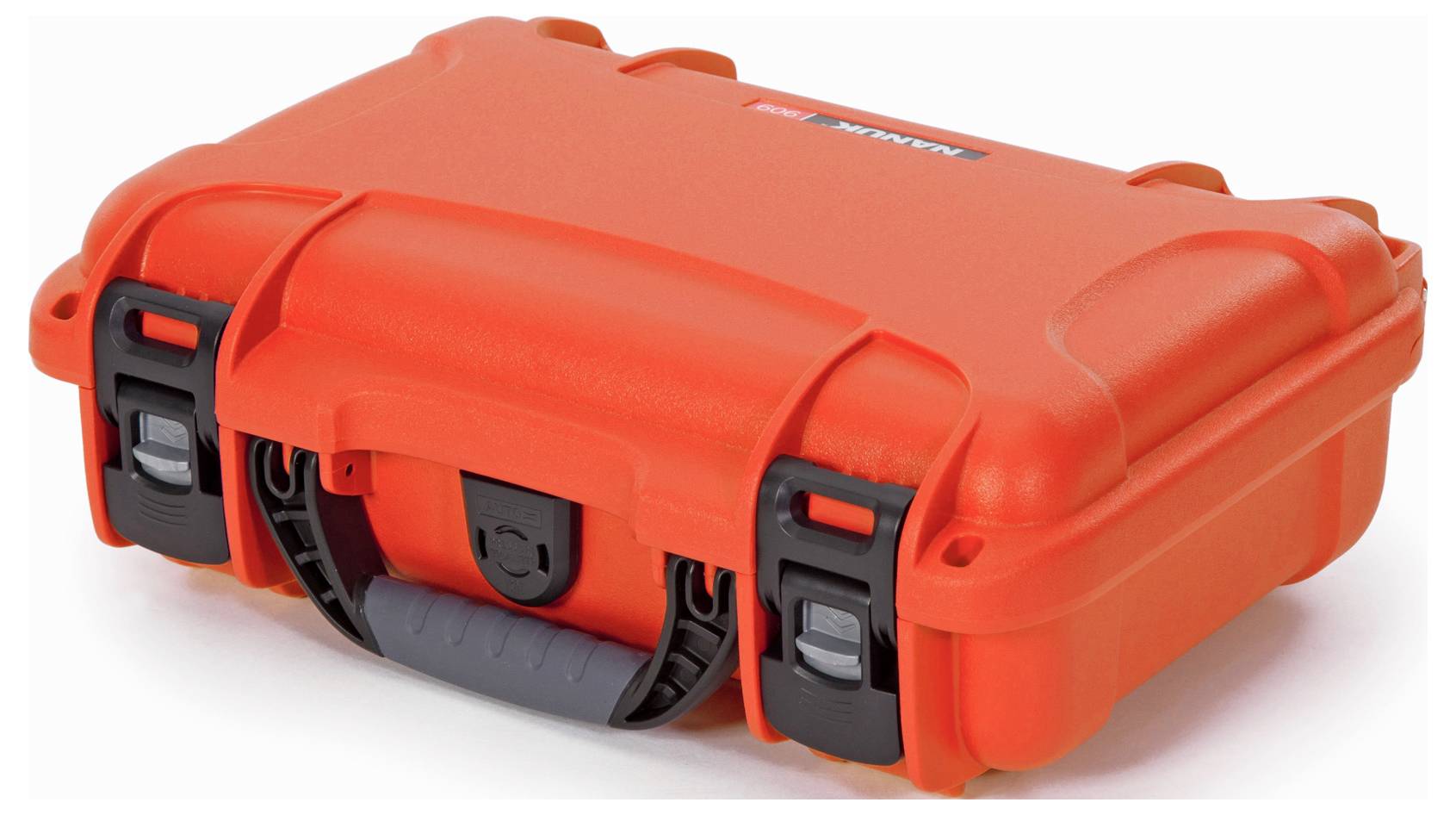 Roter Hartschalenkoffer mit schwarzen Verschlüssen und Tragegriff, verwendet für sicheren Transport von empfindlichen Gegenständen.
