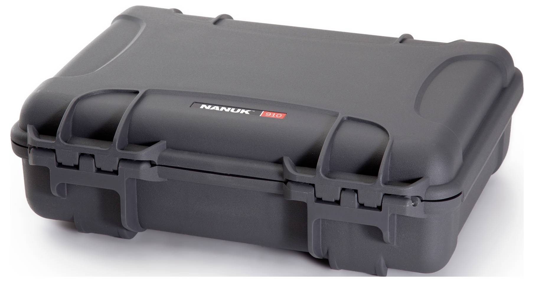 Schwarzer, robuster Transportkoffer mit Namensaufdruck 'Nanuk 910', geeignet zur sicheren Aufbewahrung und zum Transport empfindlicher Geräte.