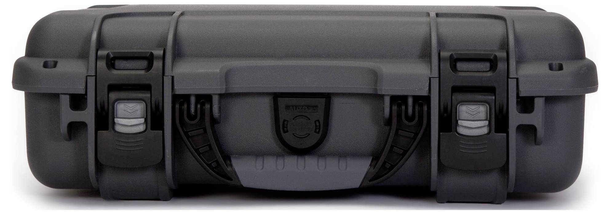 Ein geschlossener, schwarzer, robuster Koffer mit zwei starken Schnallen vorne, geeignet für den sicheren Transport empfindlicher Ausrüstung.