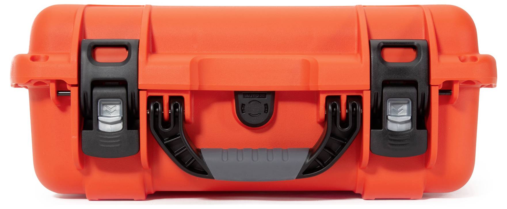 Ein stabiler, orangefarbener Kunststoffkoffer mit schwarzen Schnallen und einem Griff, geeignet für den sicheren Transport empfindlicher Gegenstände.