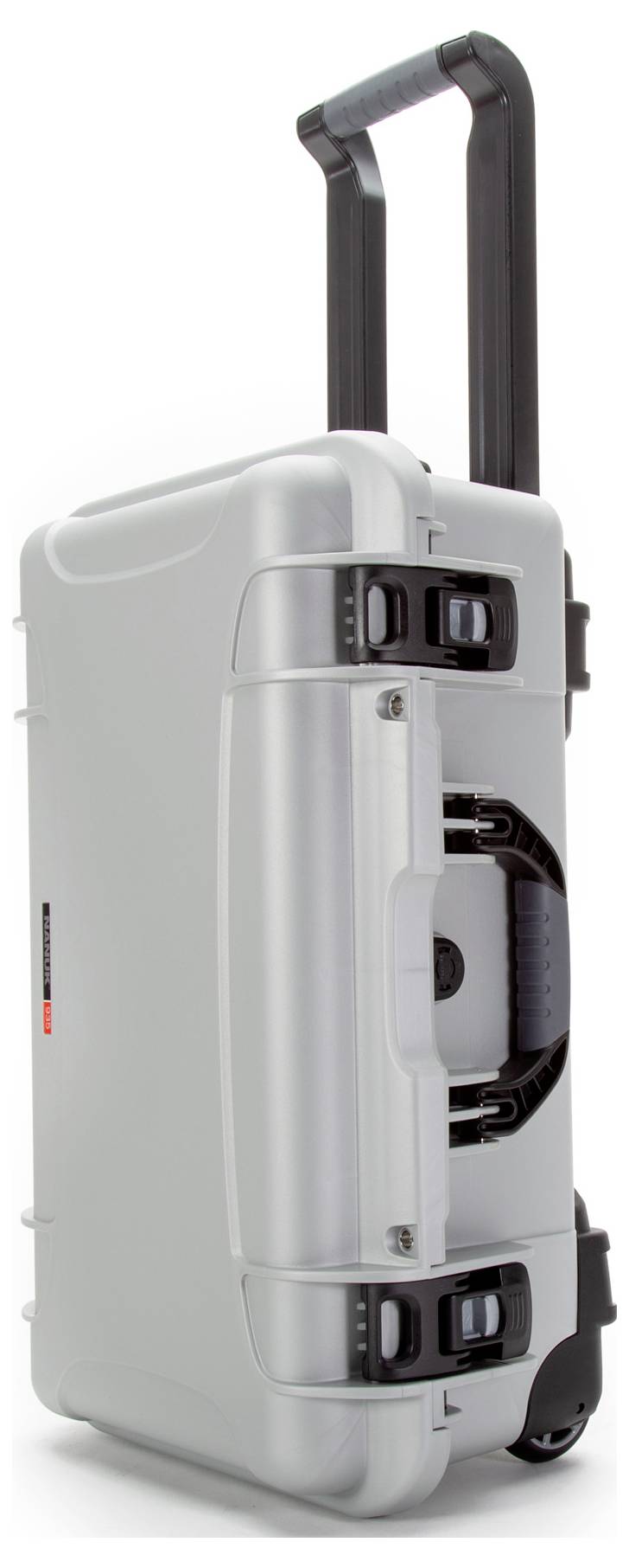 Silberner Hartschalen-Trolley mit ausziehbarem Griff und Rollen, seitlich abgebildet. Ideal für Reisen und robusten Schutz.