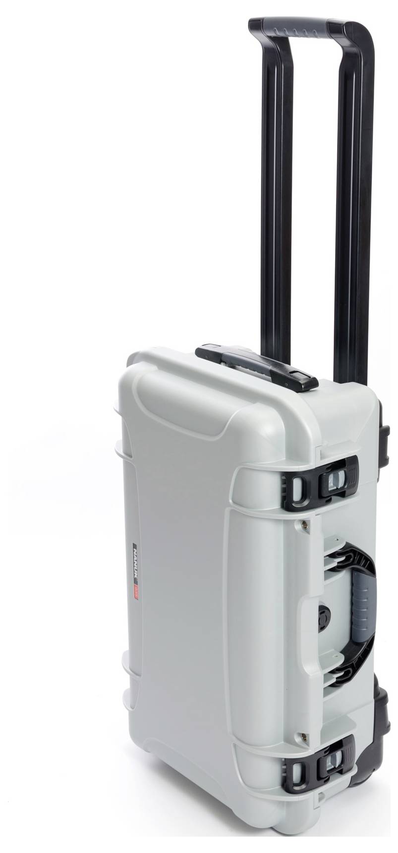 Silberfarbener, robuster Rollkoffer mit schwarzem Griff und Rollen, stehend aufrecht. Ideal für sicheren Transport empfindlicher Ausrüstung.