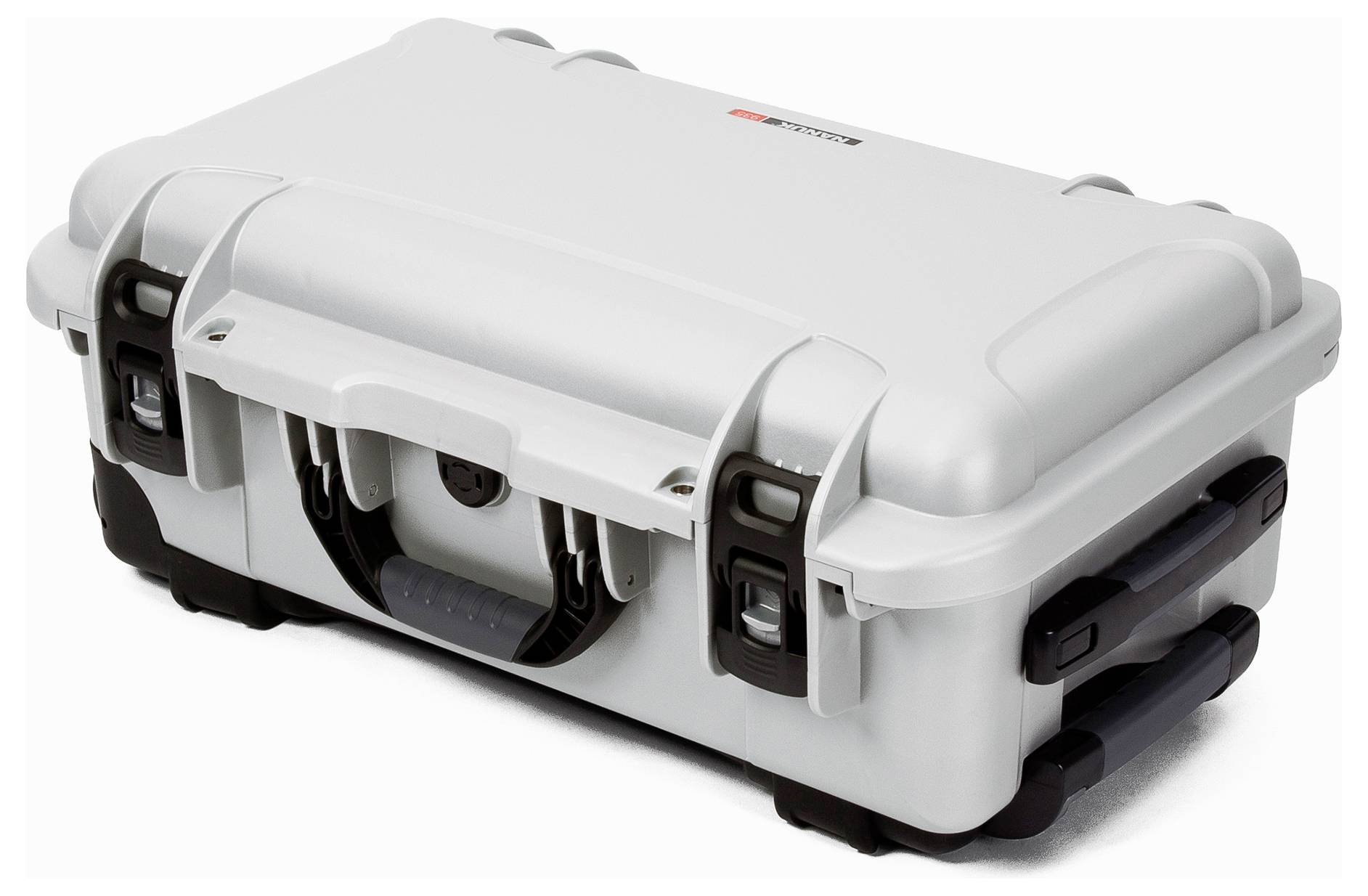 Robuster, silberner Hartschalenkoffer mit schwarzen Verschlüssen und einem Griff, geeignet für sicheren Transport von empfindlichen Gegenständen.