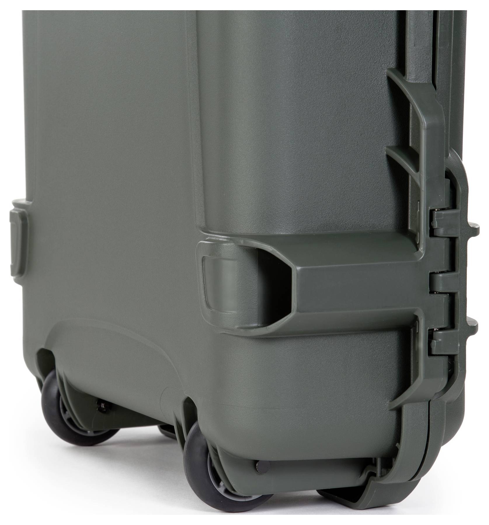 Ein stabiler, dunkelgrüner Koffer mit robusten Rollen und seitlichen Griffen, geeignet für den sicheren Transport von empfindlichen Gegenständen.